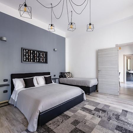 Palazzo Mormando - Modern Apartment Napels Buitenkant foto