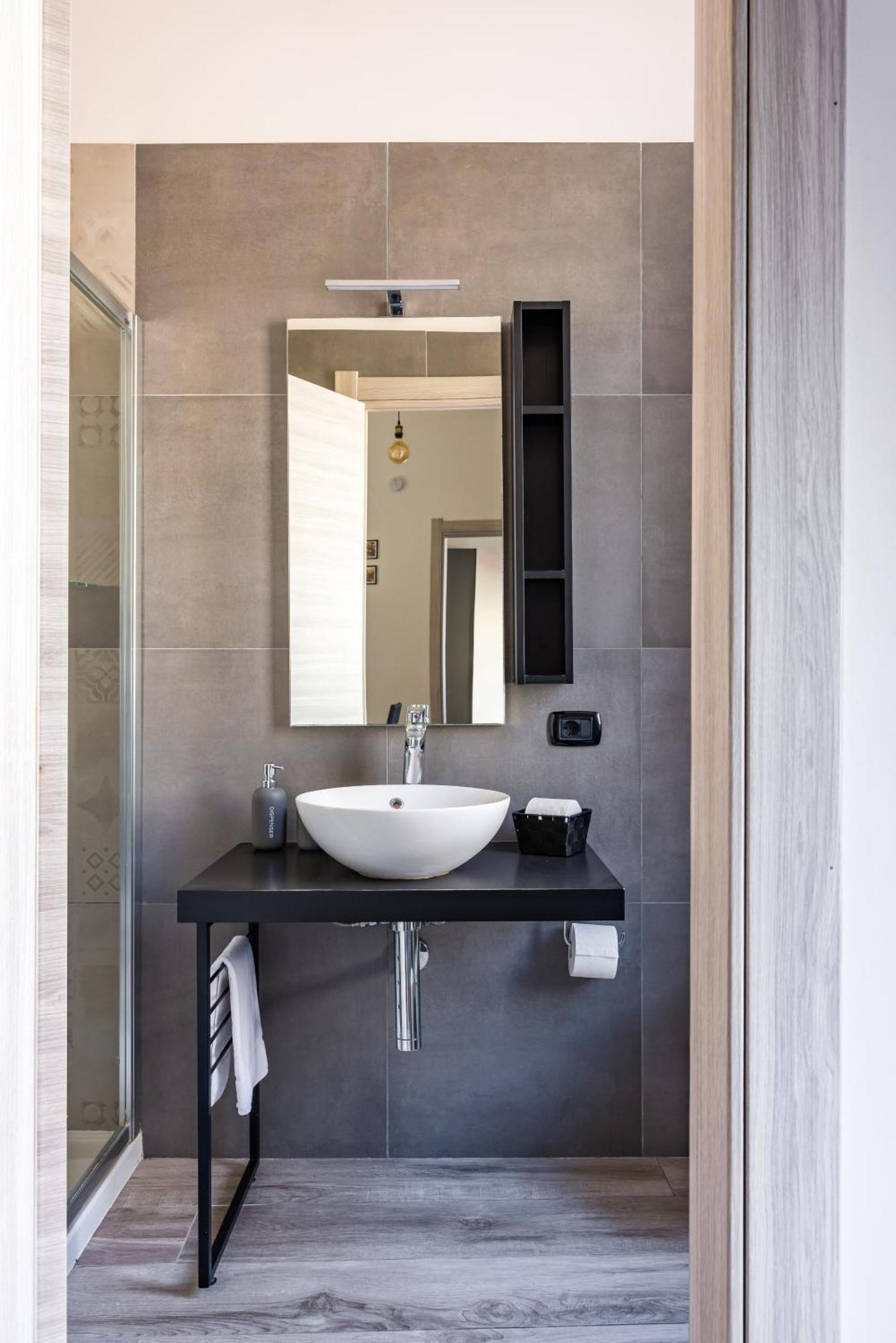 Palazzo Mormando - Modern Apartment Napels Buitenkant foto
