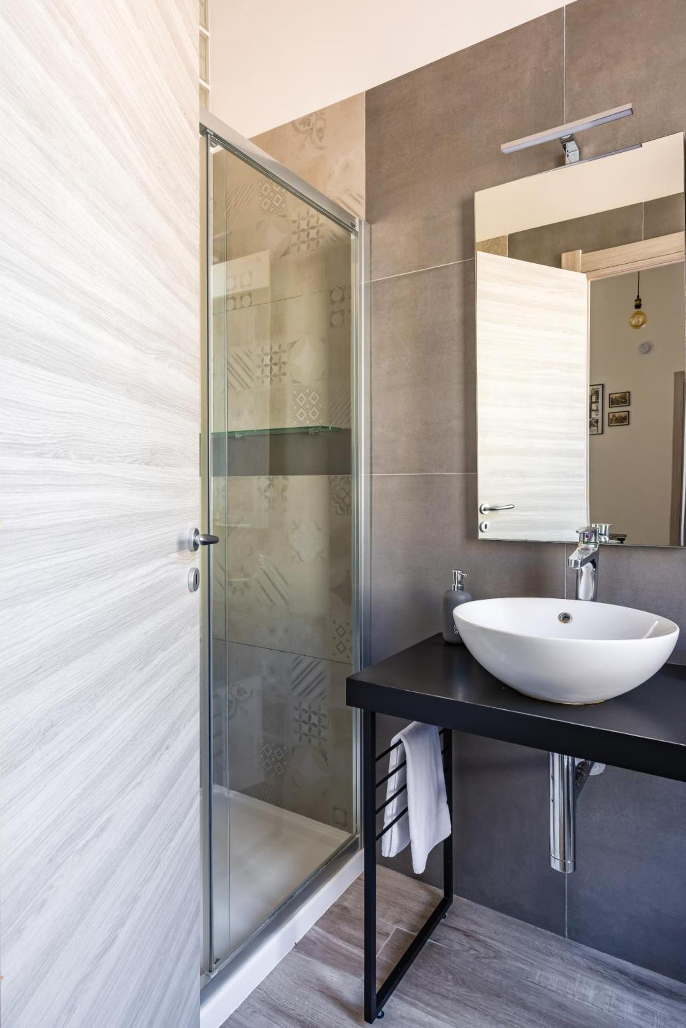 Palazzo Mormando - Modern Apartment Napels Buitenkant foto