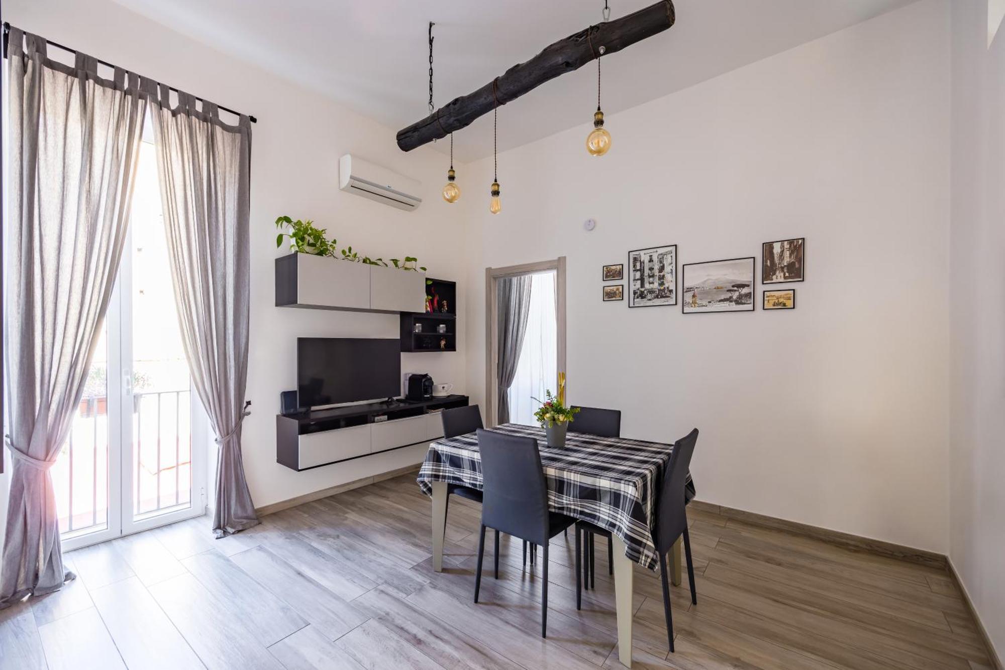 Palazzo Mormando - Modern Apartment Napels Buitenkant foto