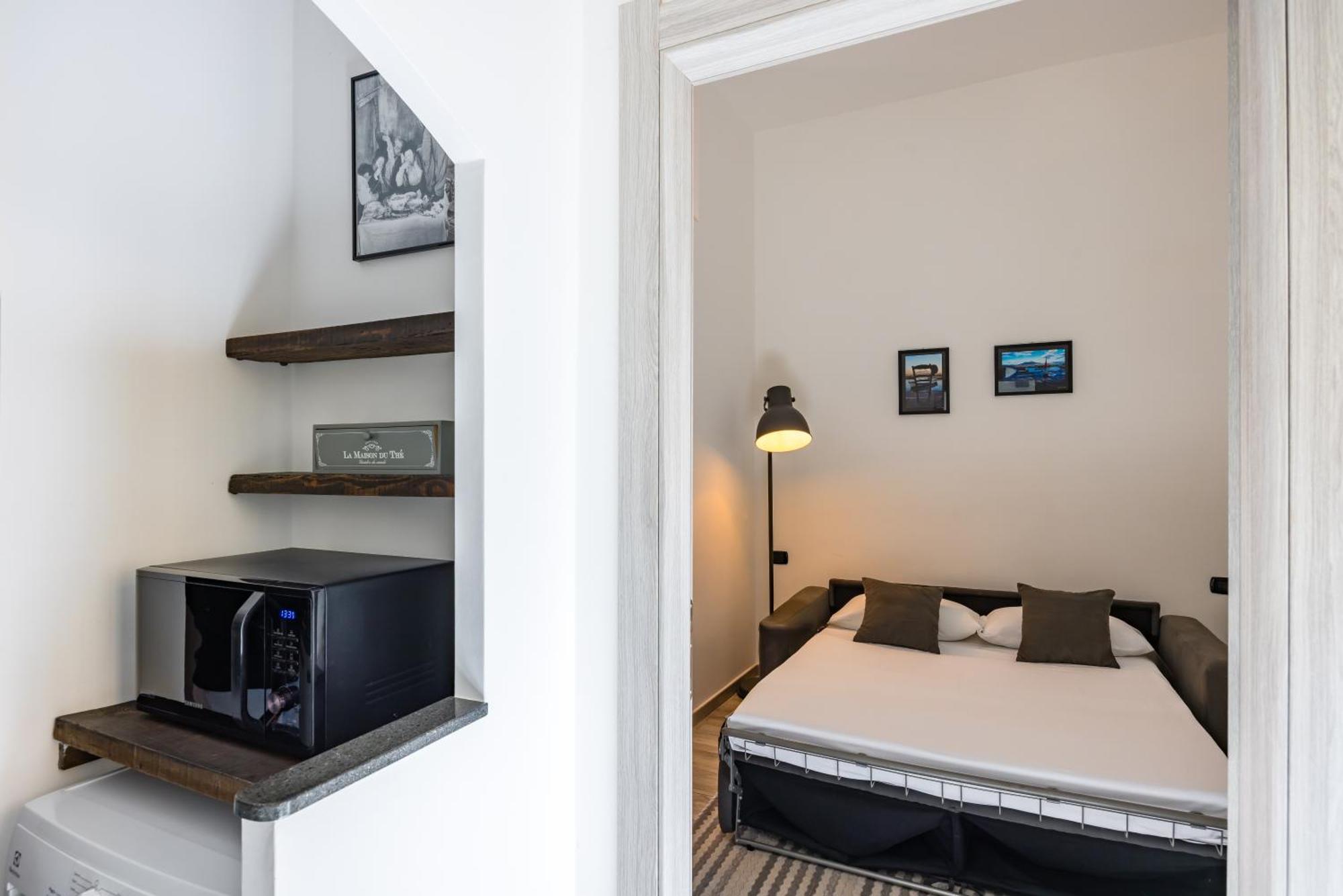 Palazzo Mormando - Modern Apartment Napels Buitenkant foto